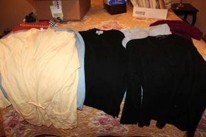 lot 331 image: Womens sweaters- Cashmere and others, size XL-XXL