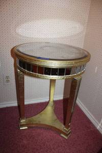 lot 355 image: Mirrored round side table