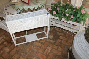 lot 189 image: Wicker plant holders and artificial plants