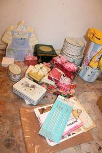lot 199 image: Gift and storage boxes and more
