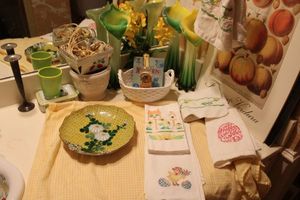 lot 172 image: Household items Hand painted KUTANI plate, Pier 1 green and yellow vases, and more
