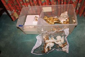 lot 203 image: Gold and white cherubs