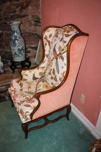 lot 213 image: Vintage wing back high back accent chair - Schoonbeck chair #7129