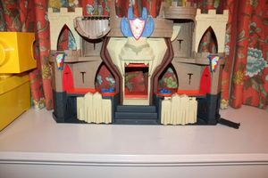 lot 269 image: Imaginext Toy castle with sound and lights