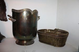 lot 256 image: Brass basket and silverplated bucket