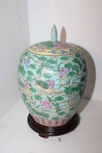 lot 259 image: Chinese ginger jar with wooden base