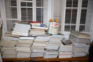 lot 541 image: Large amount of magazines and some books
