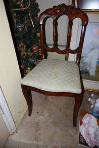 lot 536 image: Dining chair