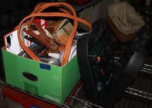 lot 573 image: Car items and tools as shown
