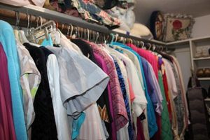 lot 474 image: Womens clothes
