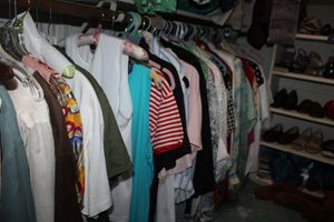 lot 475 image: Womens clothes
