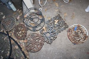 lot 622 image: Rolling planter bases