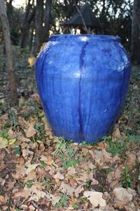 lot 628 image: LARGE blue glazed planter - about 3 ft. tall - BRING HELP