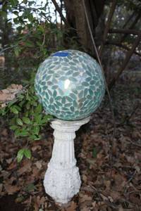 lot 630 image: Garden decorative ball with cast iron stand