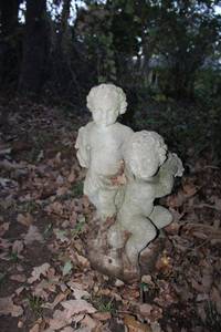 lot 633 image: Cement garden statue