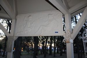 lot 635 image: Metal artwork in gazebo