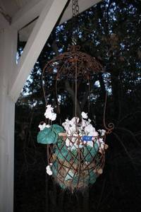 lot 642 image: Hanging planter cage