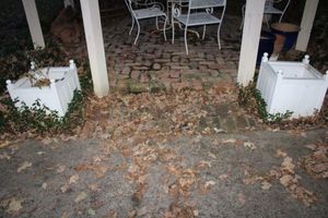 lot 641 image: Garden planter boxes