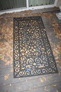 lot 673 image: Door mats