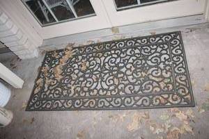 lot 691 image: Door mat - 5 ft. long