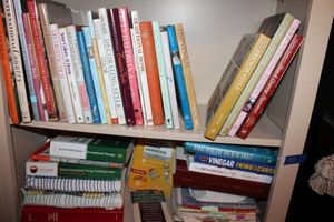 lot 509 image: Books, see photos