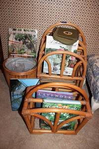 lot 513 image: Bamboo magazine racks and trash bin plus books