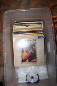 lot 515 image: Vintage record albums, see photos
