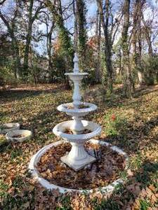 lot 644 image: Water fountain - VERY LARGE, VERY HEAVY, BRING EQUIPMENT
