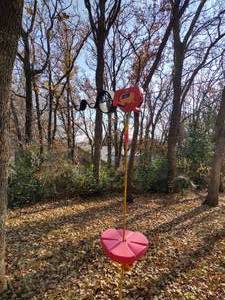 lot 650 image: Kids backyard zip line (bring tools to remove)