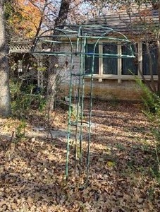 lot 649 image: Tall green umbrella trellis