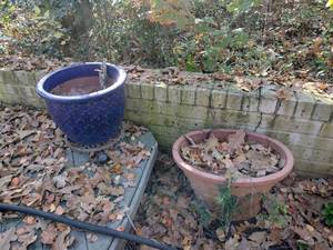 lot 652 image: Blue glazed planter and terra cotta planter