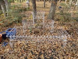 lot 679 image: Large wire plant stand