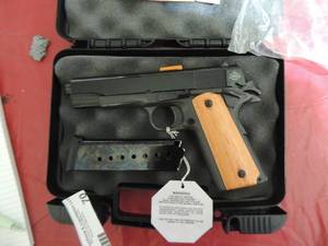 lot 70 image: Rock Island M1911- A1 cal 45ACP Pistol  NEW
