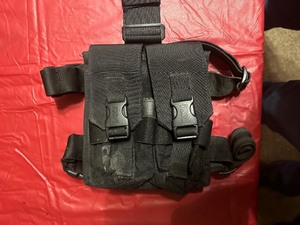 lot 127 image: leg ammo clip holster - black hawk