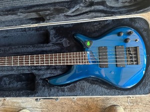 lot 3 image: SDGR Sound Gear Guitar 5 STRING  BASS  by Ibanez in case, mint condition