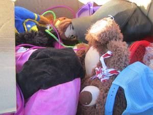 lot 119 image: box of various kids stuffed animals