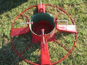 lot 31 image: Santa solution ultimate tree stand