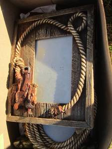 lot 16 image: Western photo frames