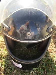 lot 29 image: black motorcycle helmet used