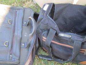lot 59 image: 2 traveling luggage bags