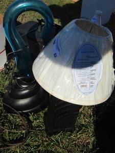 lot 62 image: table lamp- ziggly shape design table lamp