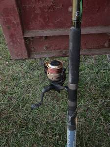lot 52 image: 2 fishing poles no reels