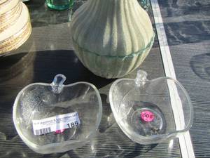 lot 185 image: 2 clear glass apple dishes and a green fussy peach with lid