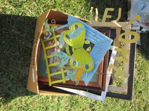 lot 207 image: wall art- photo frames