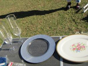 lot 254 image: dinner plates and wine glasses