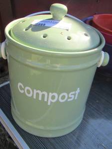 lot 270 image: compost jar with lid and handle