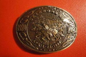 lot 40 image: Limited Edition Oklahoma Run April 22, 1889, Belt Buckle, 1889-1989, # 649 of 5000