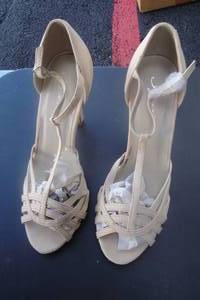 lot 15 image: JYNX Ladies High Heeled Shoes, Size 6 12, Style Pansy, Color Beige