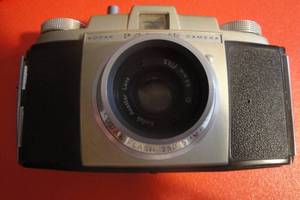 lot 50 image: Vintage Kodak Pony IV Camera, Kodak Flash 250 Shutter, Anastar Adjustable Lens