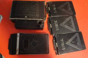 lot 53 image: Vintage Kodak Kalart Synchronized Range Finder with Extra Plates